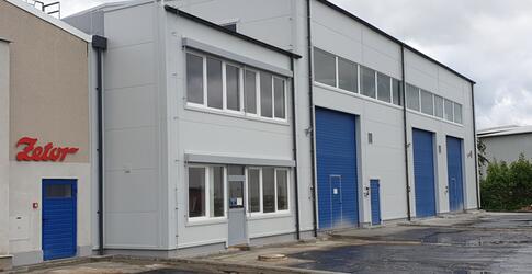 Reference Servisní hala pro Agrozet České Budějovice 